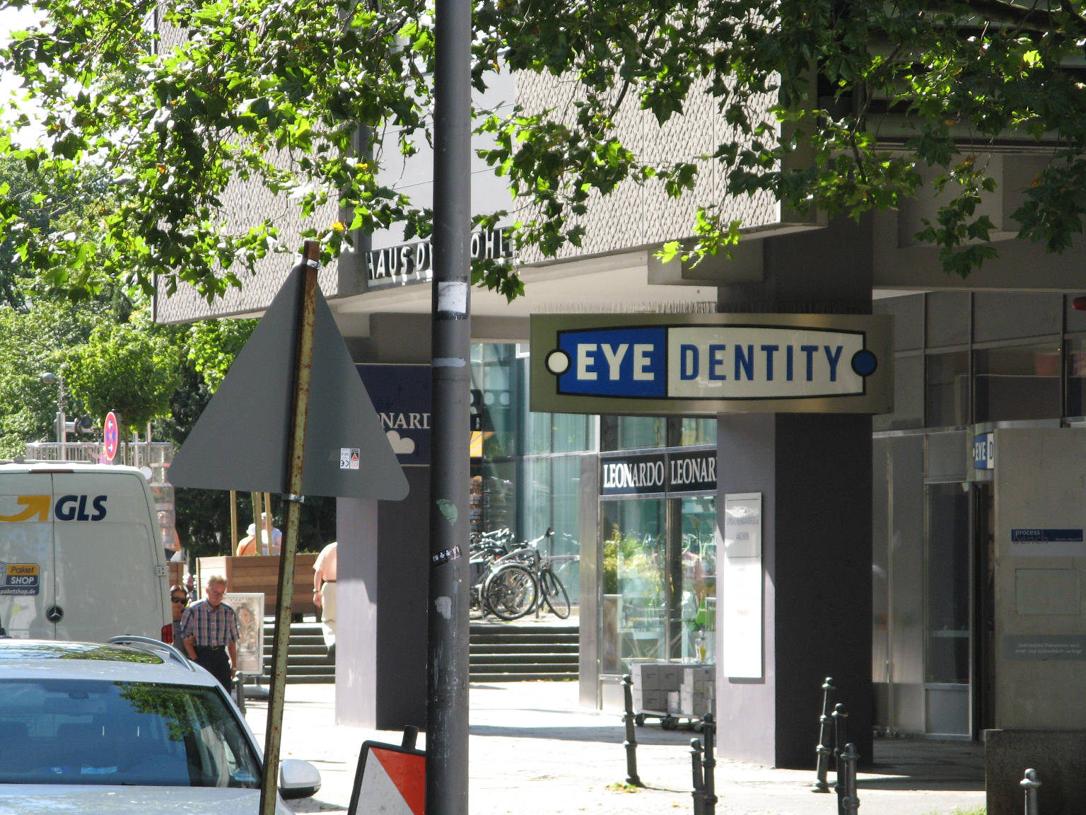 Another English punning shop name